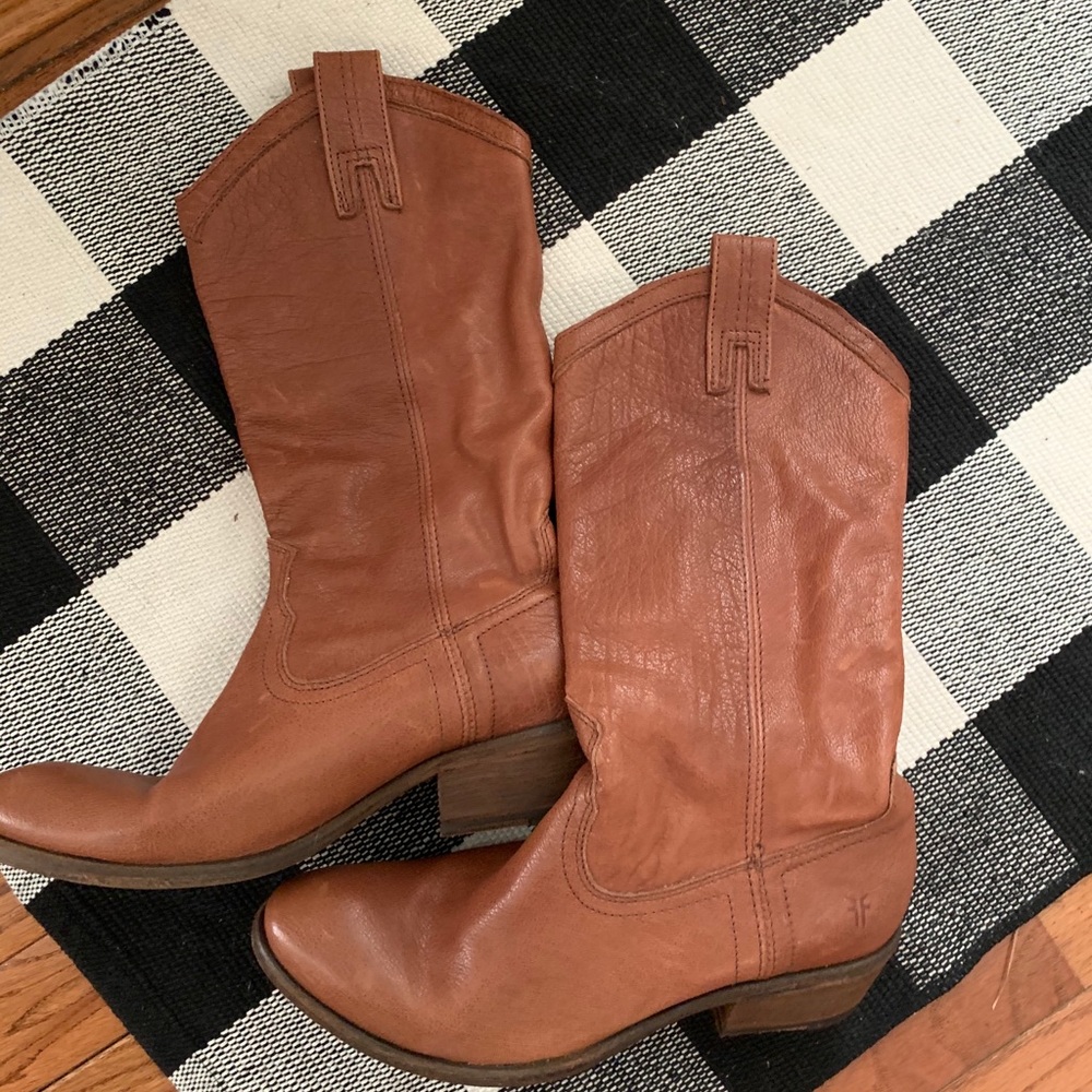 Frye Carson Pull On Cowboy Boot
